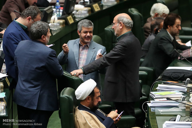 İran meclisinde bütçe görüşmeleri başladı