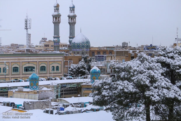 Snowfall and rain in Qom