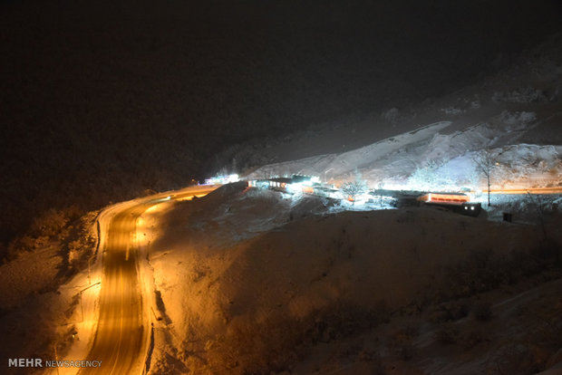 Heyran pass in N Iran framed at night 