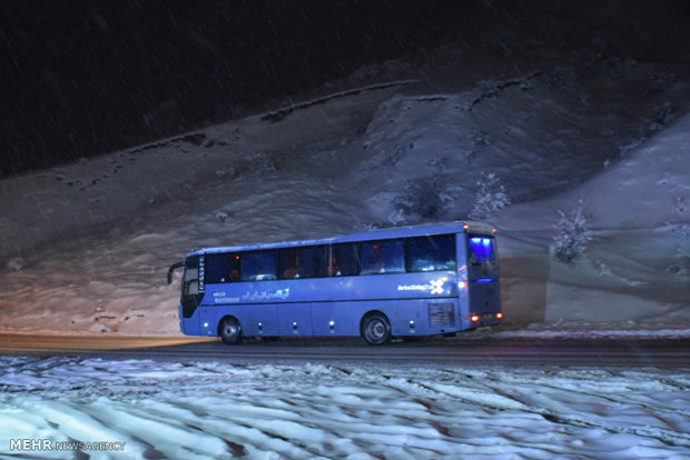 Heyran pass in N Iran framed at night 