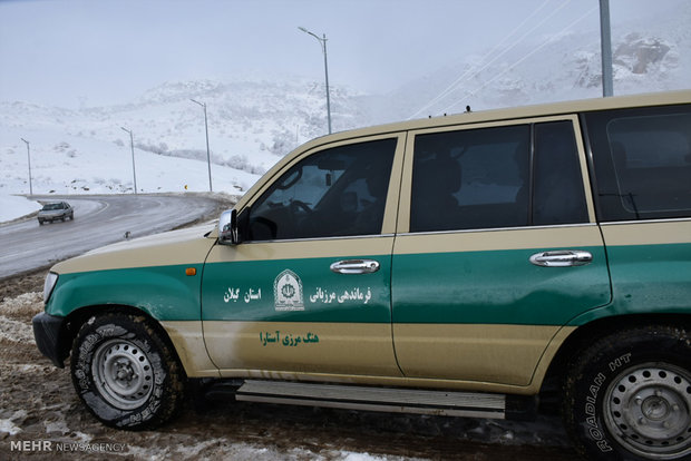 بازدید مسئولان آستارا از پاسگاه مرزی و برفگیر  ونه بین