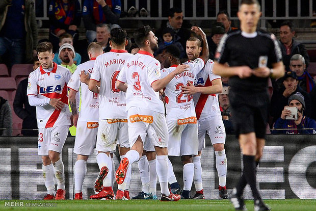 دیدار تیم های فوتبال بارسلونا و آلاوز