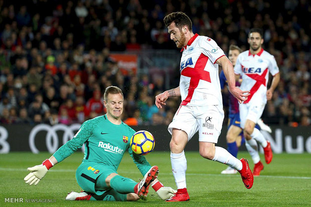 دیدار تیم های فوتبال بارسلونا و آلاوز