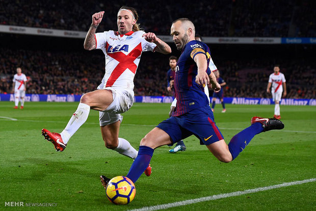 دیدار تیم های فوتبال بارسلونا و آلاوز