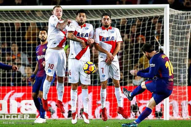 دیدار تیم های فوتبال بارسلونا و آلاوز