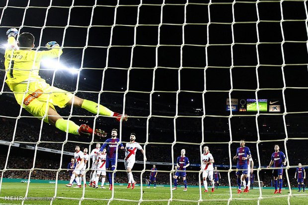 دیدار تیم های فوتبال بارسلونا و آلاوز