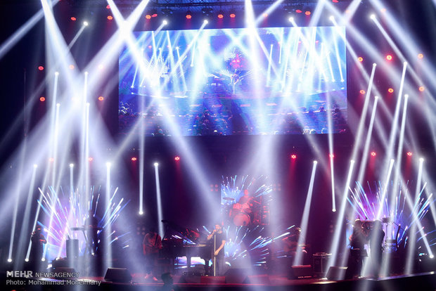 هنرمندان موسیقی پاپ چراغ جشنواره سی و هفتم را روشن می‌کنند 