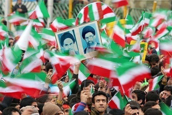 دستاوردها و پیامدهای انقلاب اسلامی بررسی می شود