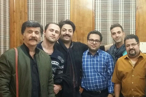 «عندلیب» موسیقی های دوران پیروزی انقلاب را مرور می کند