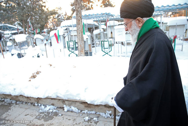 Ayatollah Khamenei visiting Mausoleum of Imam Khomeini and Martyrs of Revolution