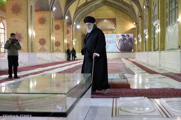 Ayatollah Khamenei visiting Mausoleum of Imam Khomeini and Martyrs of Revolution