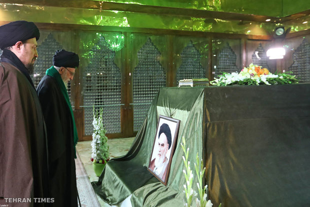 Ayatollah Khamenei visiting Mausoleum of Imam Khomeini and Martyrs of Revolution