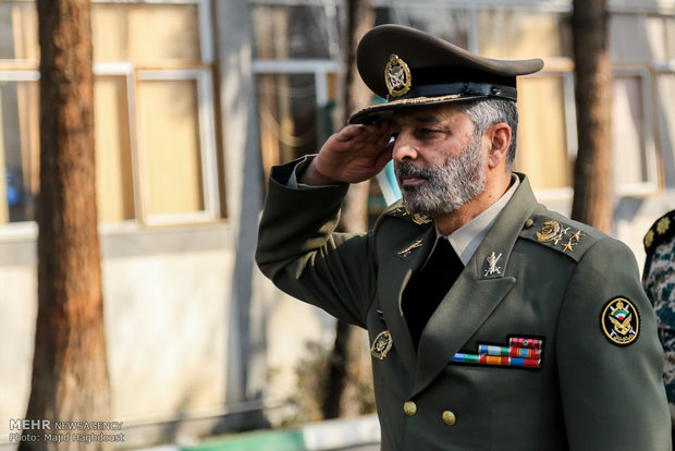 Maj. Gen. Mousavi pays visit to SW defense units