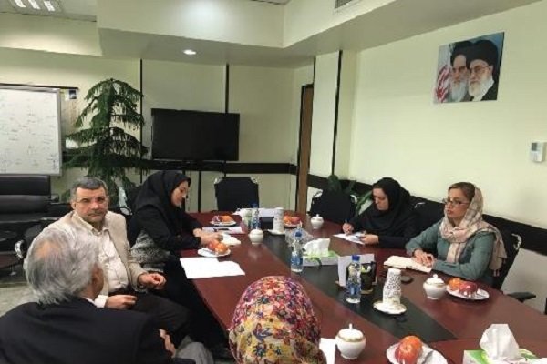 تهیه و بازبینی بسته خدمات بهداشتی و درمانی متناسب با شرایط مردم