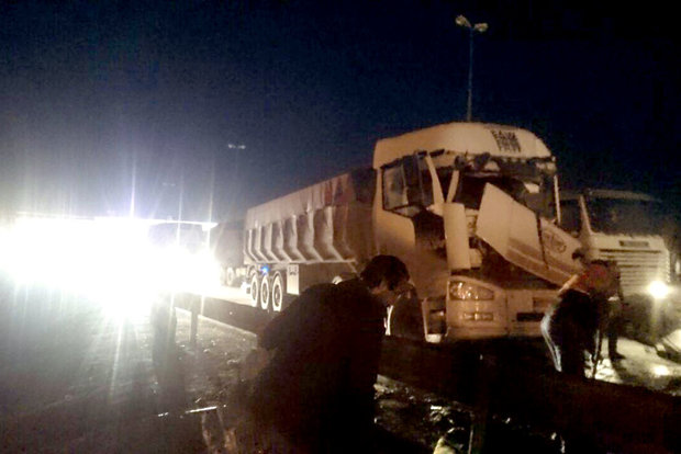 برخورد کامیون با ۲ دستگاه سواری در قزوین یک کشته برجا گذاشت