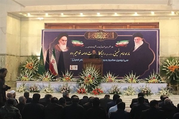 ایران میں حضرت امام خمینی (رہ) کی وطن واپسی اورعشرہ فجر کی تقریبات کا آغاز