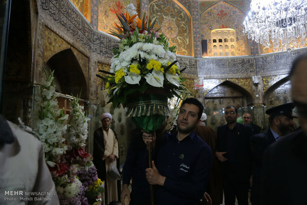 مراسم خطبه خوانی در حرم مطهر حضرت معصومه (س) و گلباران بیت امام راحل در قم