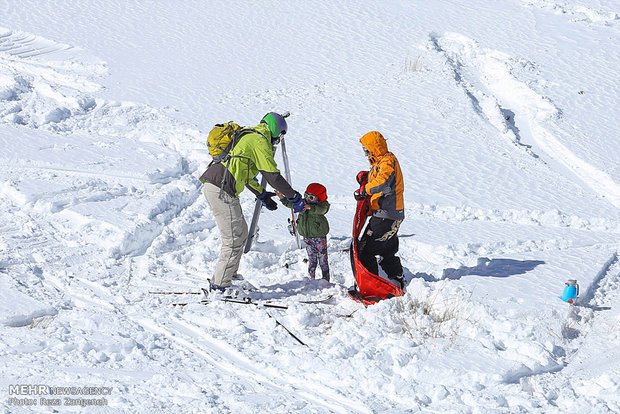 پیست اسکی تاریک دره همدان