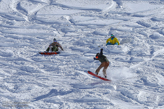 Hemedan'daki kayak pistinden kareler