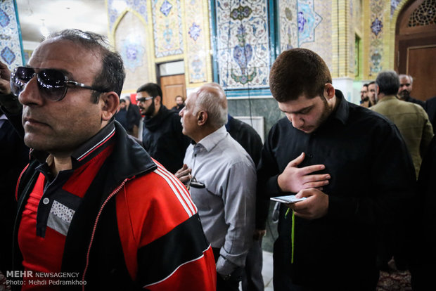  وداع شبانه با ۲۸ شهید تازه تفحص شده در حرم مطهر علی بن مهزیار
