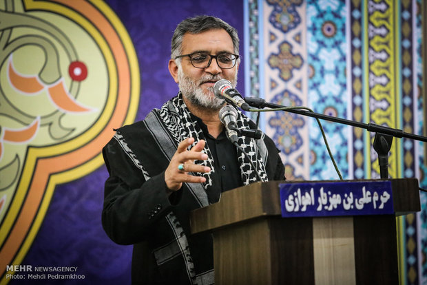  وداع شبانه با ۲۸ شهید تازه تفحص شده در حرم مطهر علی بن مهزیار