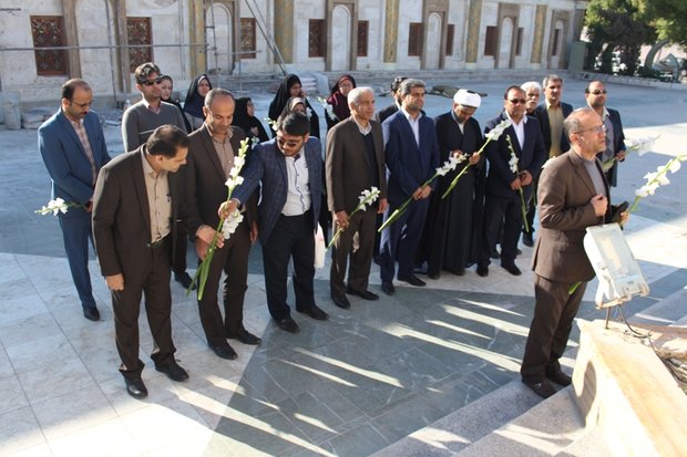 مسئولان دانشگاه فرهنگیان استان بوشهر با شهدا تجدید میثاق کردند