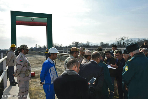 Iranian, Azerbaijani border guards visit rail bridge