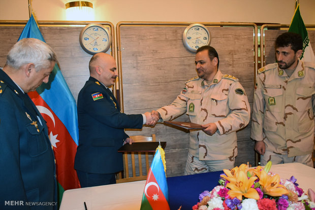 Iranian, Azerbaijani border guards visit rail bridge