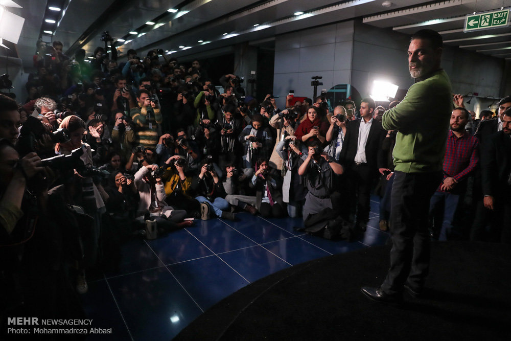 Director Peyman Maadi (R) poses during a photocall for “Truck” at the Fajr Film Festival in Tehran on February 3, 2018. (Mehr/Mohammadreza Abbasi)