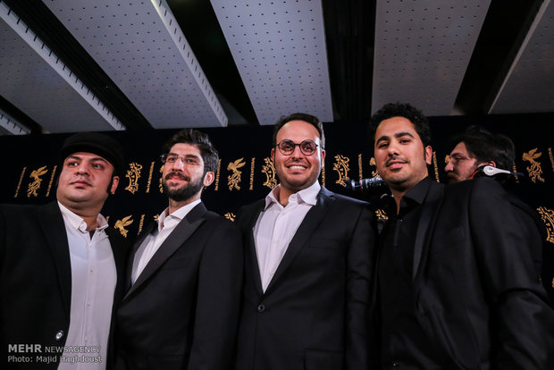 عوامل فیلم لاتاری در مراسم استقبال سی و ششمین جشنواره فیلم فجر