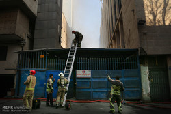 ورود آتش نشانان به طبقه منفی ۴/اگر قرار بود ساختمان بریزد،می ریخت