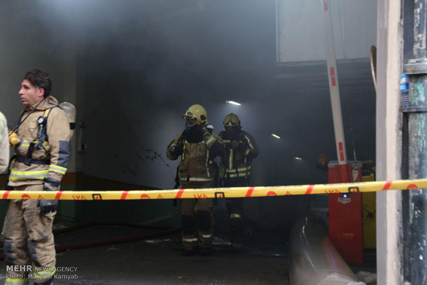آتش در ساختمان برق وزارت نیرو مهار شد/ ۱۶ آتش نشان مصدوم شدند