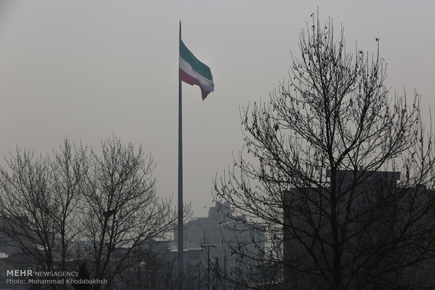 آلودگی هوا مدارس تهران را تعطیل کرد