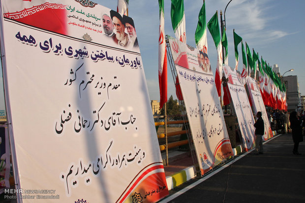 إفتتاح ثلاثة مشاريع مدنية في مدينة بندرعباس جنوبي ايران