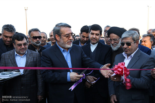 إفتتاح ثلاثة مشاريع مدنية في مدينة بندرعباس جنوبي ايران