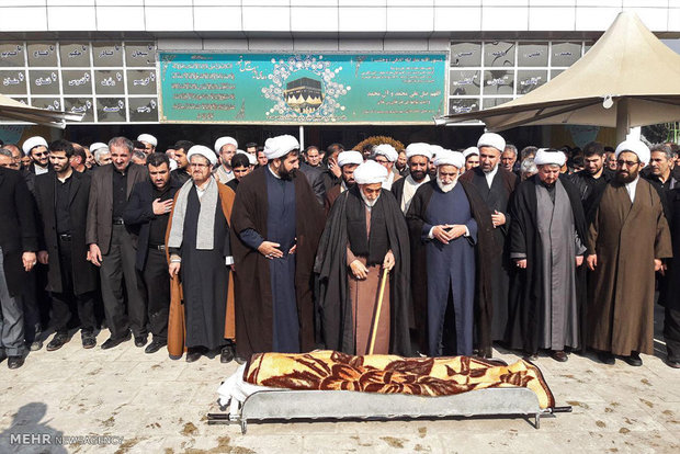 مراسم تشييع پیکر ابوی حجت الاسلام روحانی نژاد 