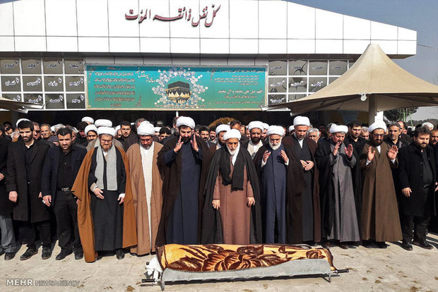 مراسم تشييع پیکر ابوی حجت الاسلام روحانی نژاد 