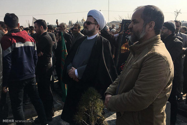 مراسم تشييع پیکر ابوی حجت الاسلام روحانی نژاد 