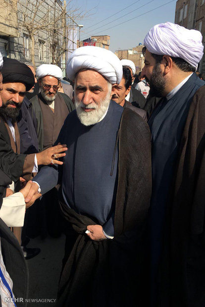 مراسم تشييع پیکر ابوی حجت الاسلام روحانی نژاد 