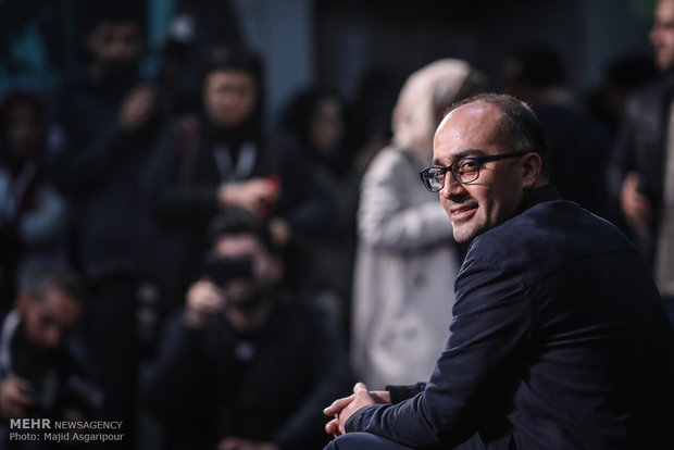 روح الله حجازی کارگردان فیلم اتاق تاریک