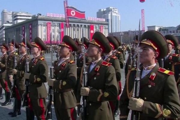 کره شمالی رژه نظامی برگزار کرد