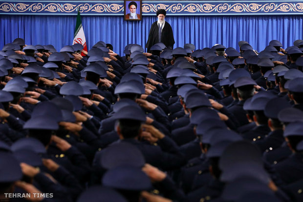 Air Force commanders meet with Ayatollah Khamenei