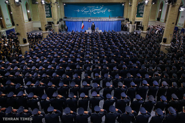 Air Force commanders meet with Ayatollah Khamenei