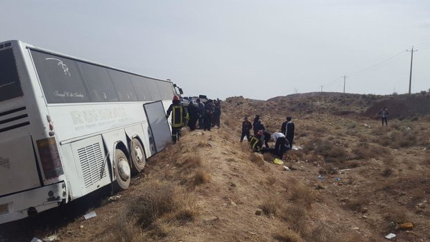 واژگونی مینی‌بوس در جاده ابهر به تاکستان ۶ مصدوم بر جای گذاشت 