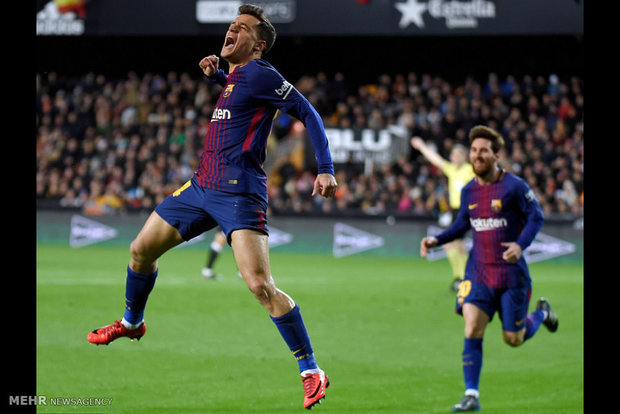 دیدار تیم های فوتبال والنسیا و بارسلونا‎