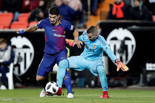 دیدار تیم های فوتبال والنسیا و بارسلونا‎