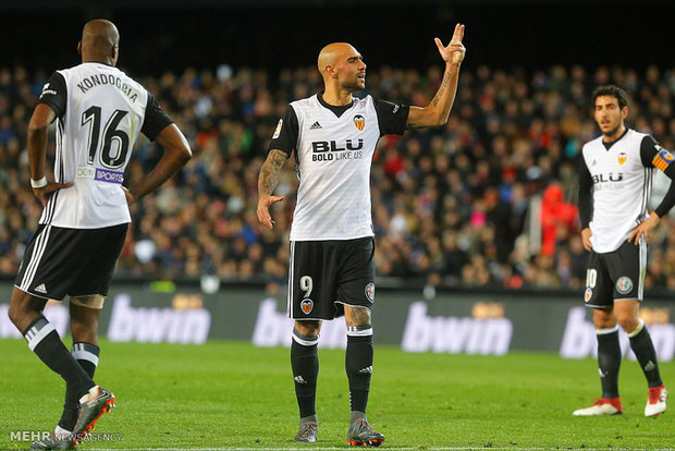 دیدار تیم های فوتبال والنسیا و بارسلونا‎