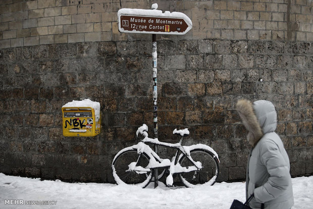 بارش سنگین برف در پاریس