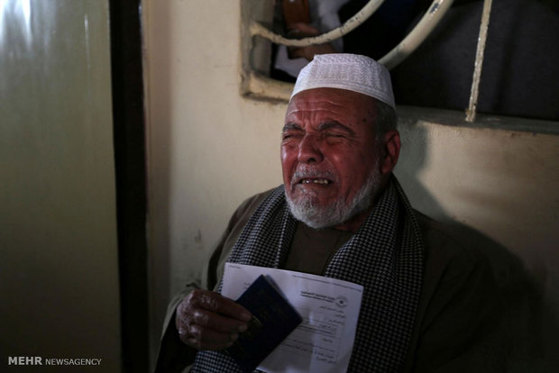 تجمع هزاران فلسطینی در گذرگاه رفح