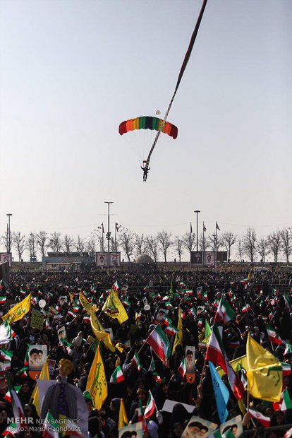راهپیمایی تماشایی بیست و دوم بهمن 